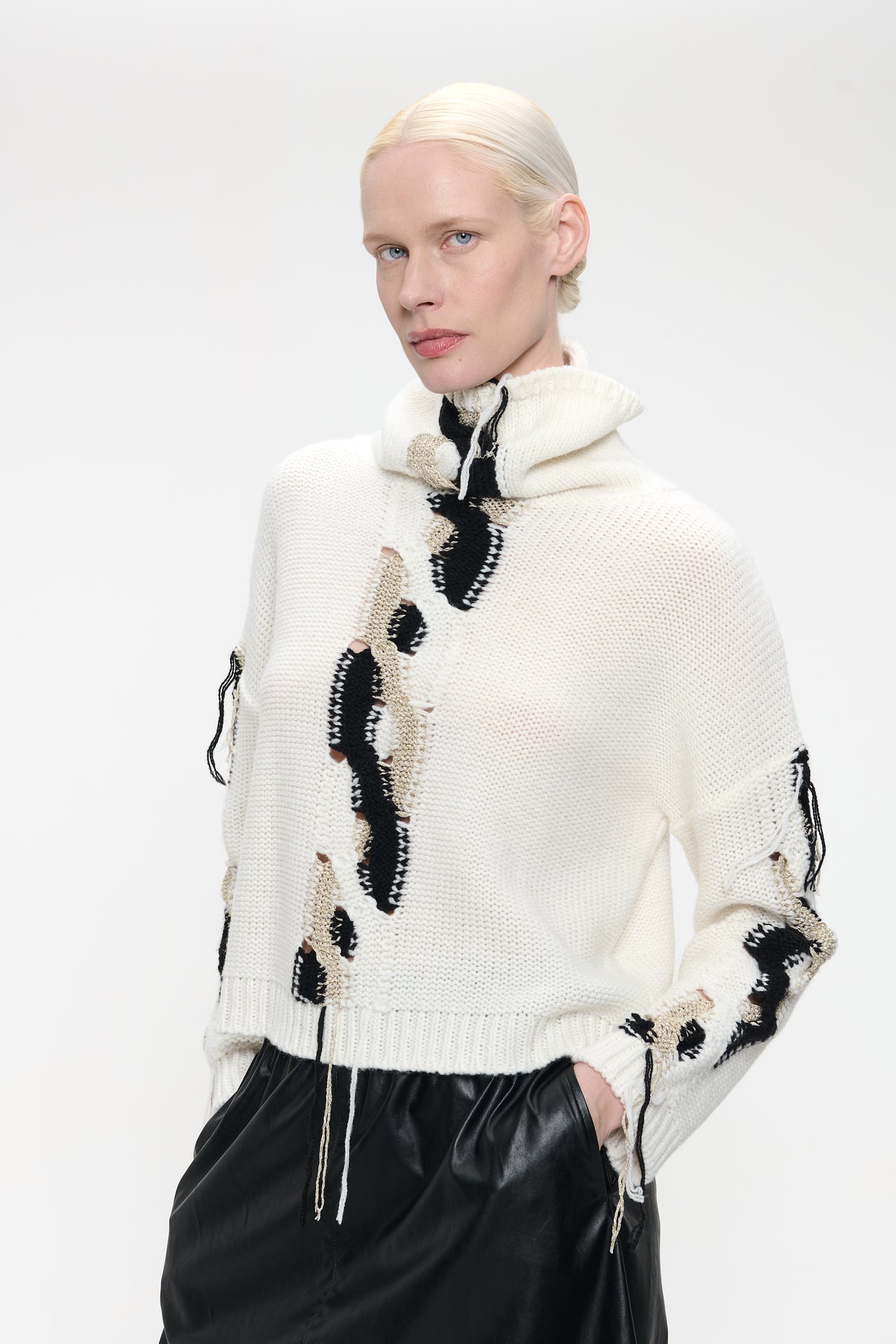 Fancy high neck Pullover H25024 | Off White