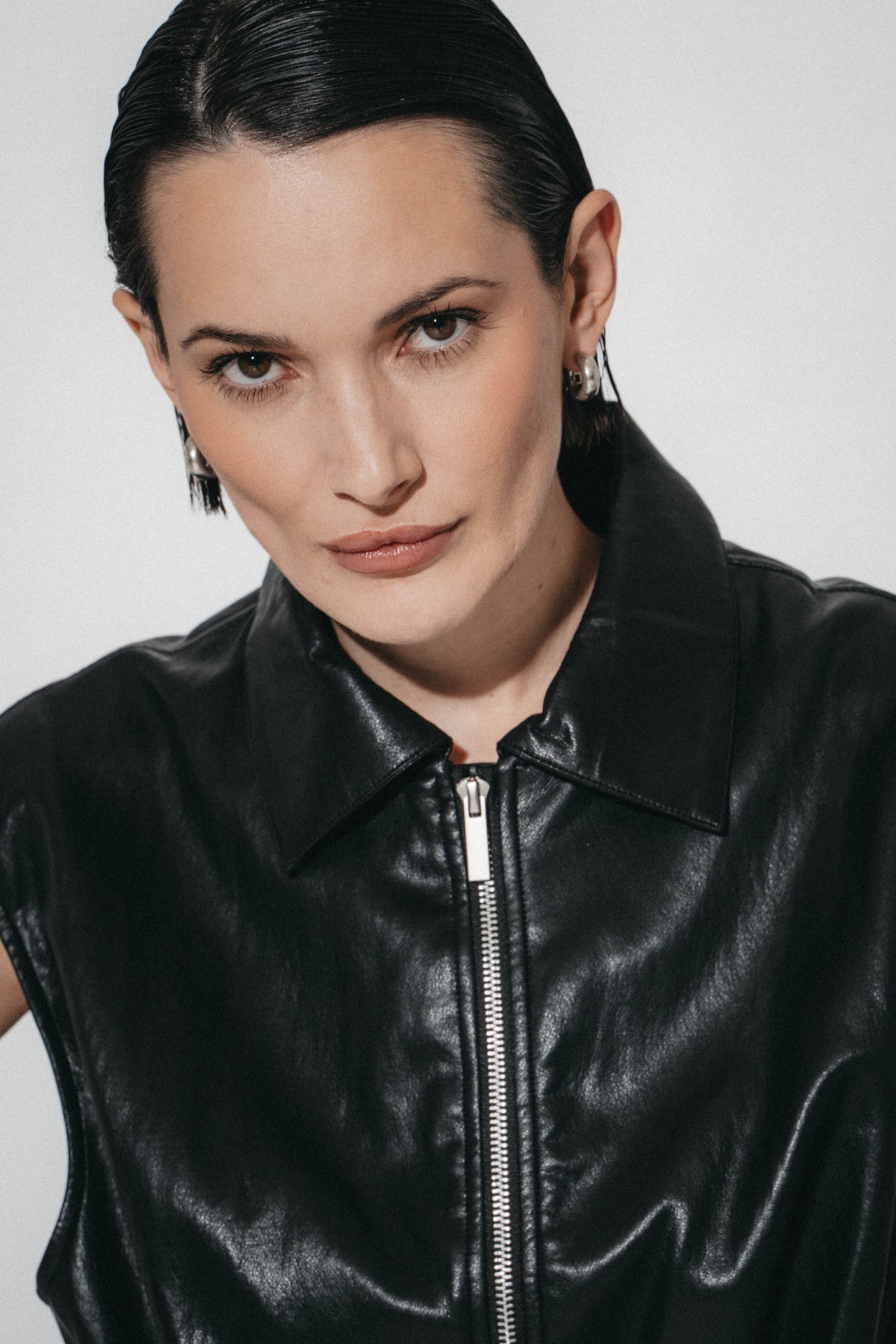 Alora eco leather vest | Black