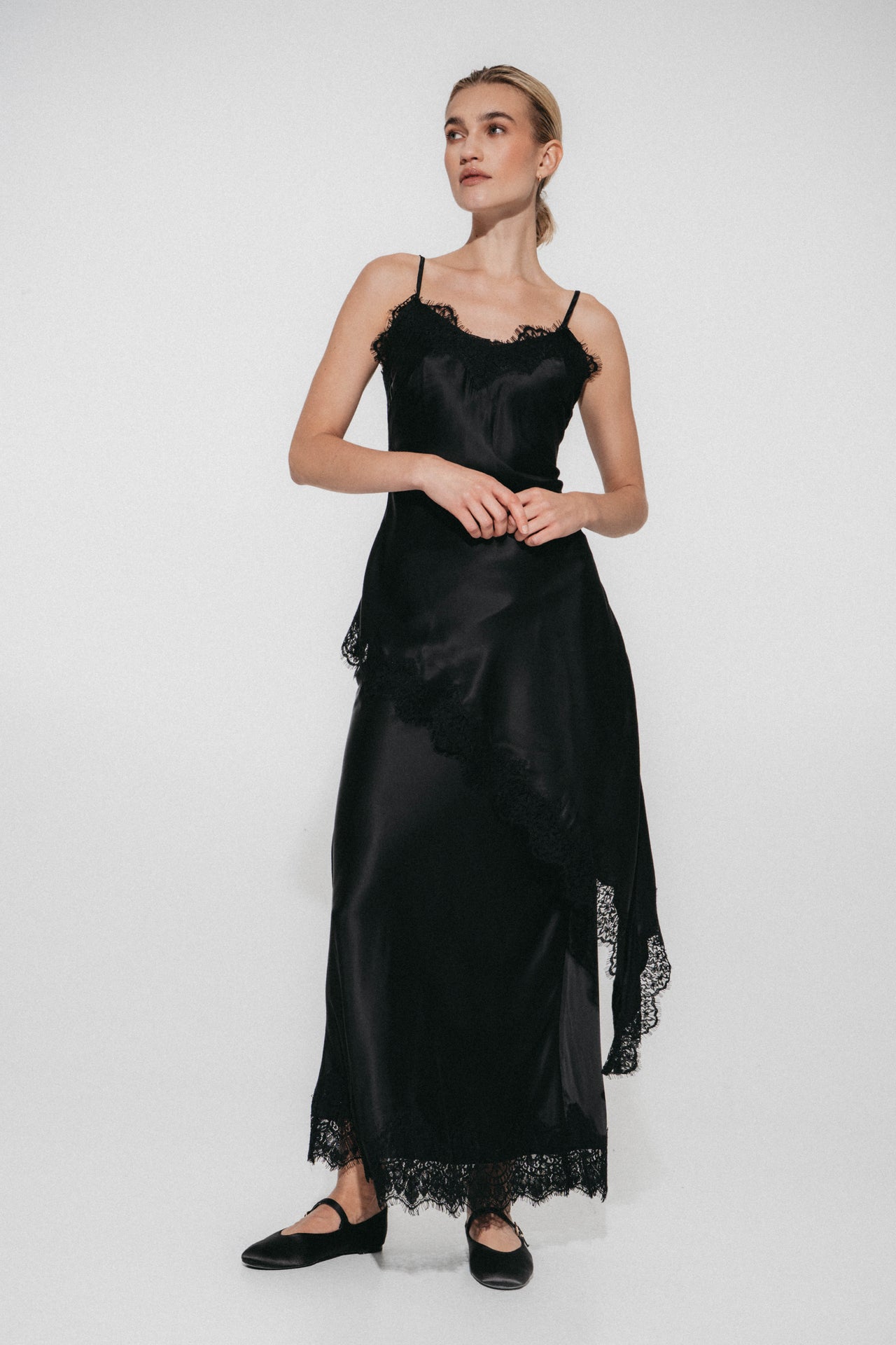 Esra silk skirt whit lace trim | Black