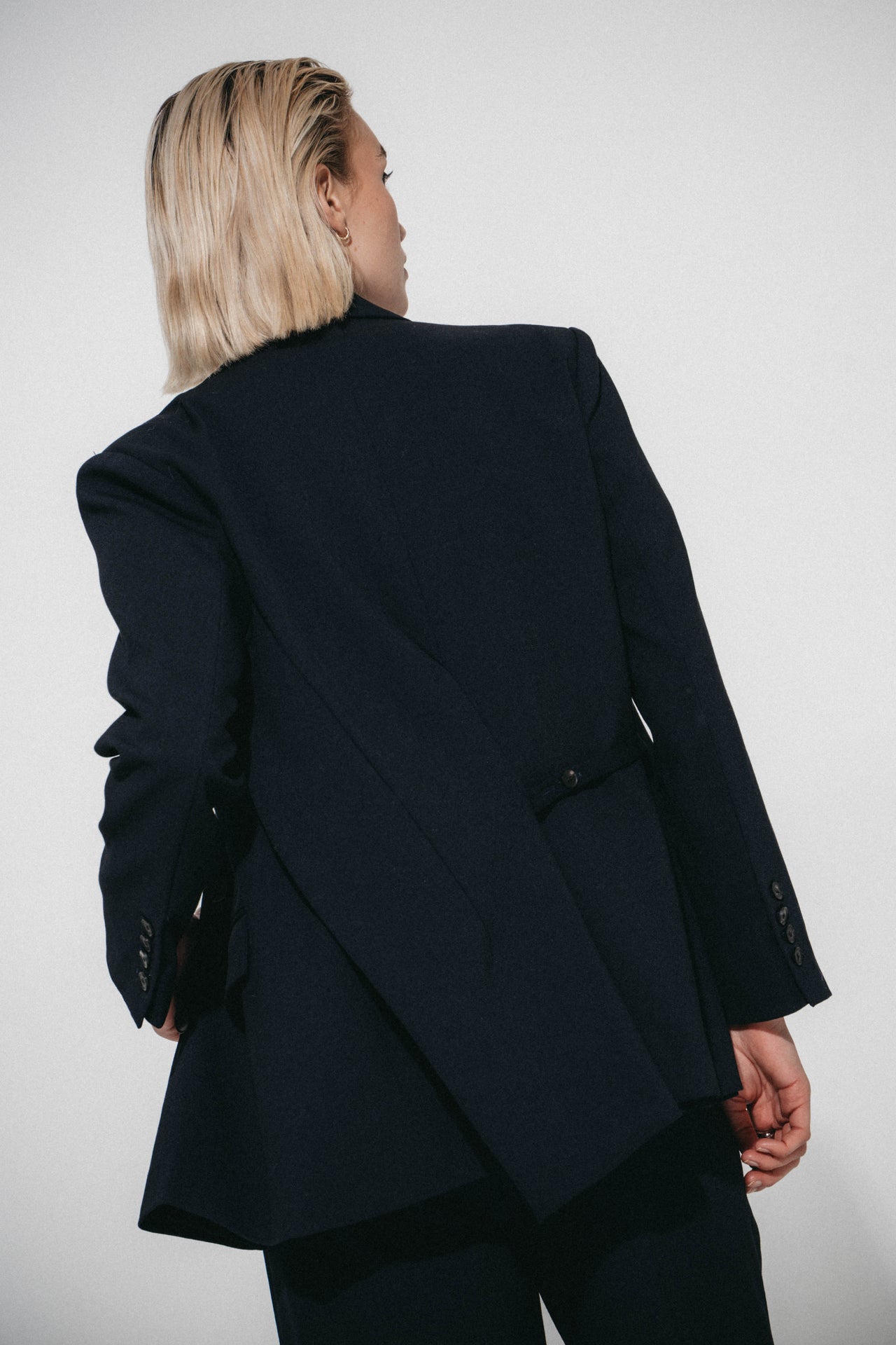 Indira back details blazer | Dark Blue
