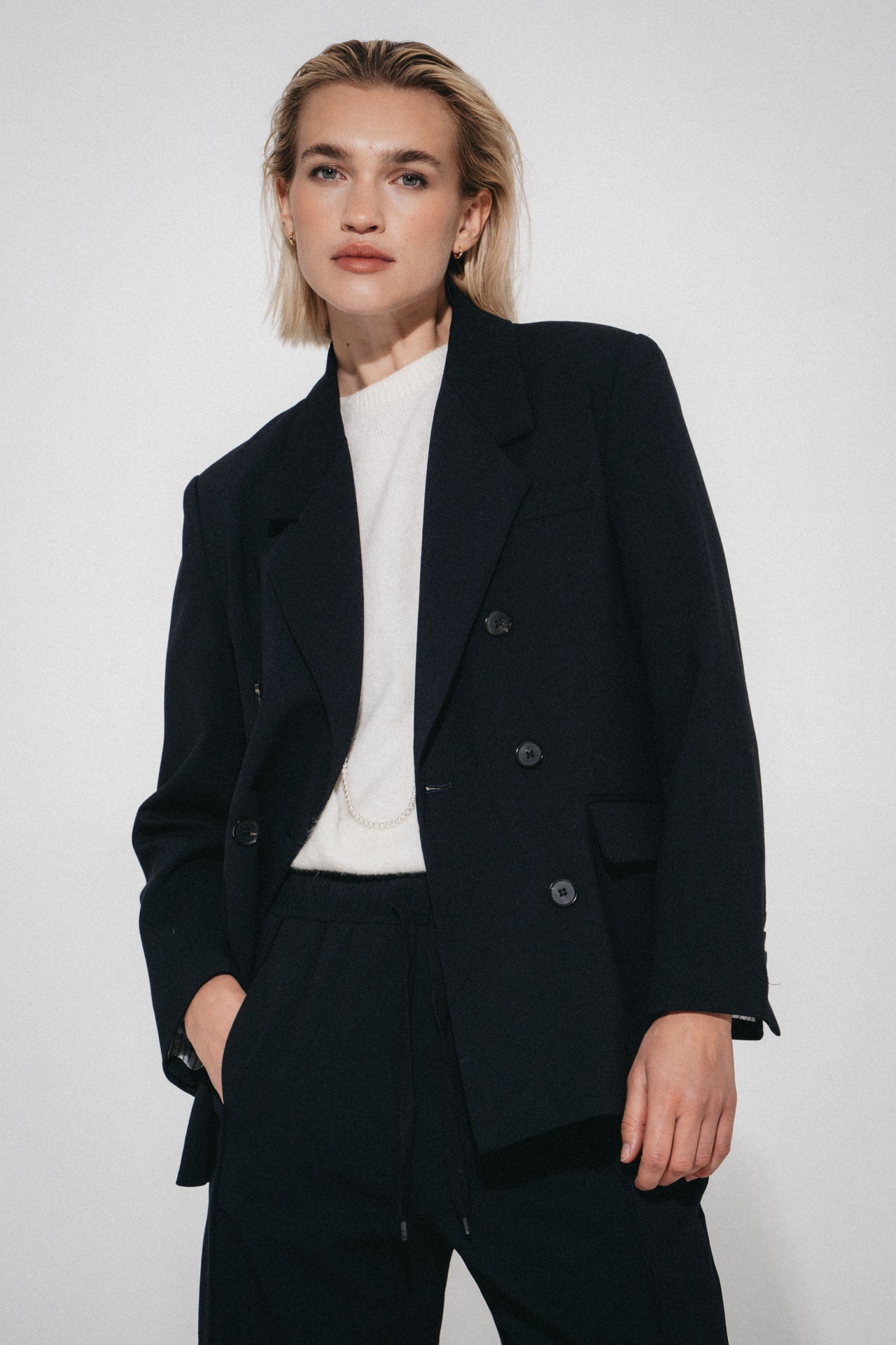 Indira back details blazer | Dark Blue