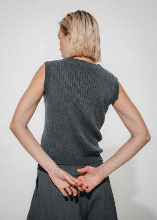 Oda back knitted viscose vest | Grey