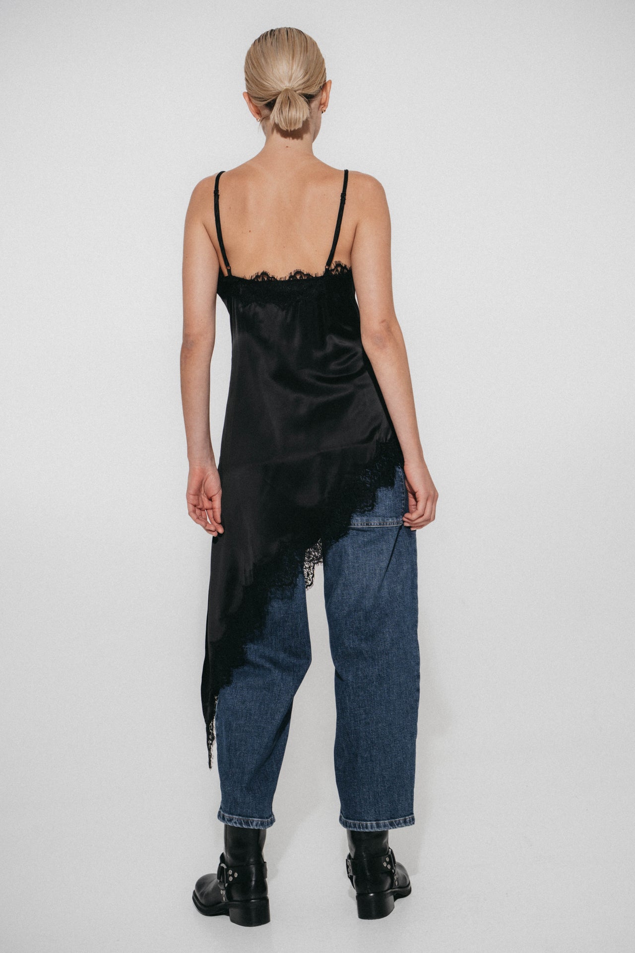 Zenia silk top whit lace trim | Black