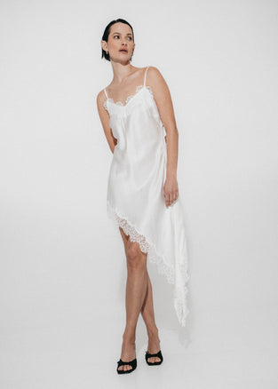 Zenia silk top whit lace trim | White