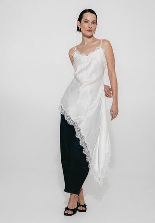 Zenia silk top whit lace trim | White